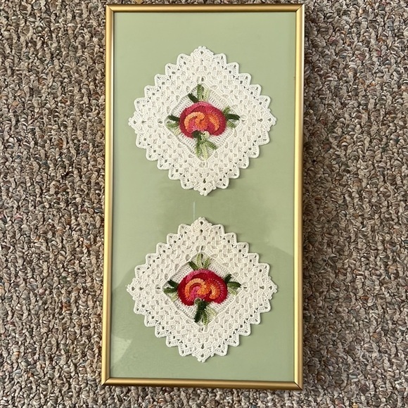 Vintage Professionally Framed Crochet Doilies Shabby Chic - Picture 1 of 11